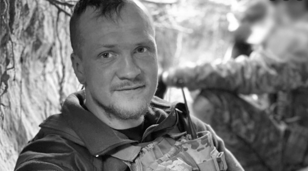 Від отриманих поранень у госпіталі помер воїн та ексдепутат Франківської міськради Віталій Мерінов