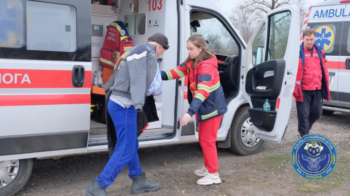 З російської неволі повернули ще 12 українців (ВІДЕО)