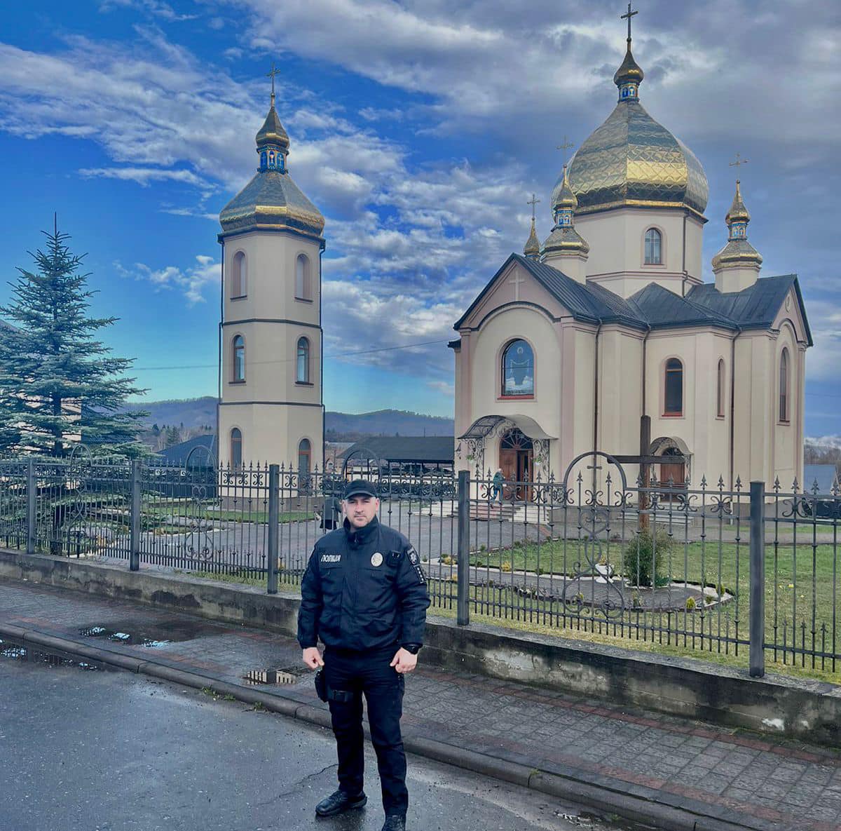 Поліція: Великдень на Прикарпатті пройшов спокійно та без правопорушень