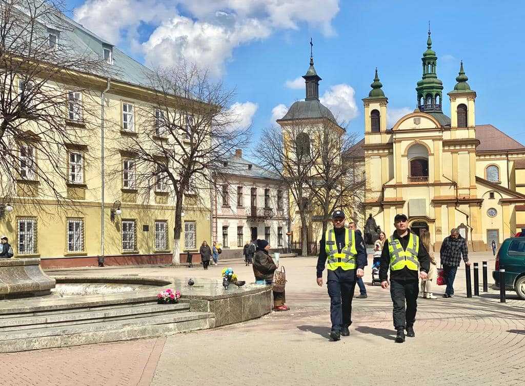 На Франківщині півтори тисячі поліціянтів стежитимуть за порядком на Великдень