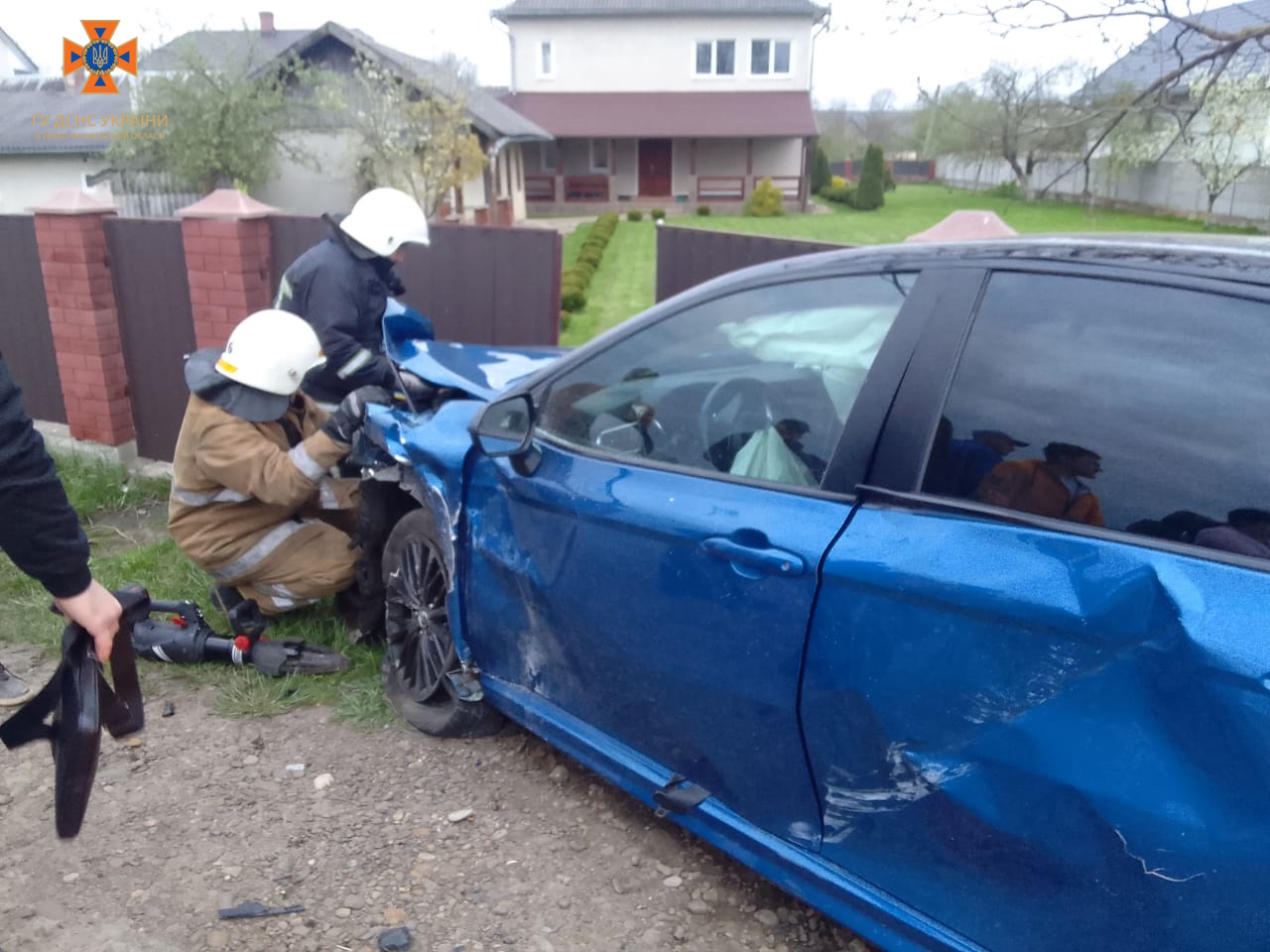 У Калуші зіткнулися два автомобілі та мотоцикл (ФОТОФАКТ)