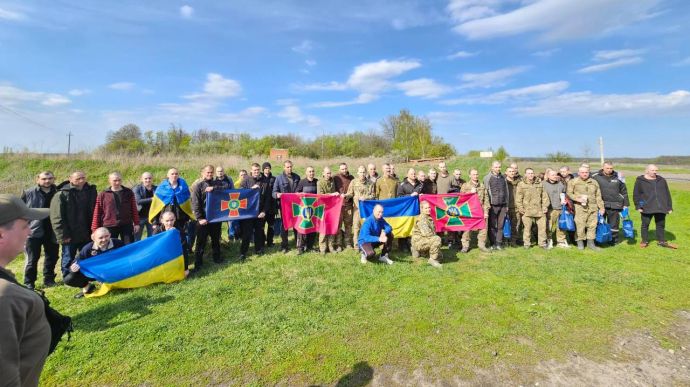 Україна виміняла у росії ще 44 полонених, серед них двоє цивільних (ФОТО)