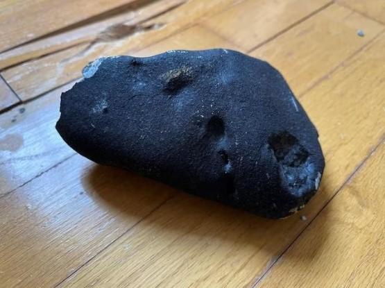 У США впав метеорит – пробив дах будинку і приземлився у спальні (ФОТОФАКТ)