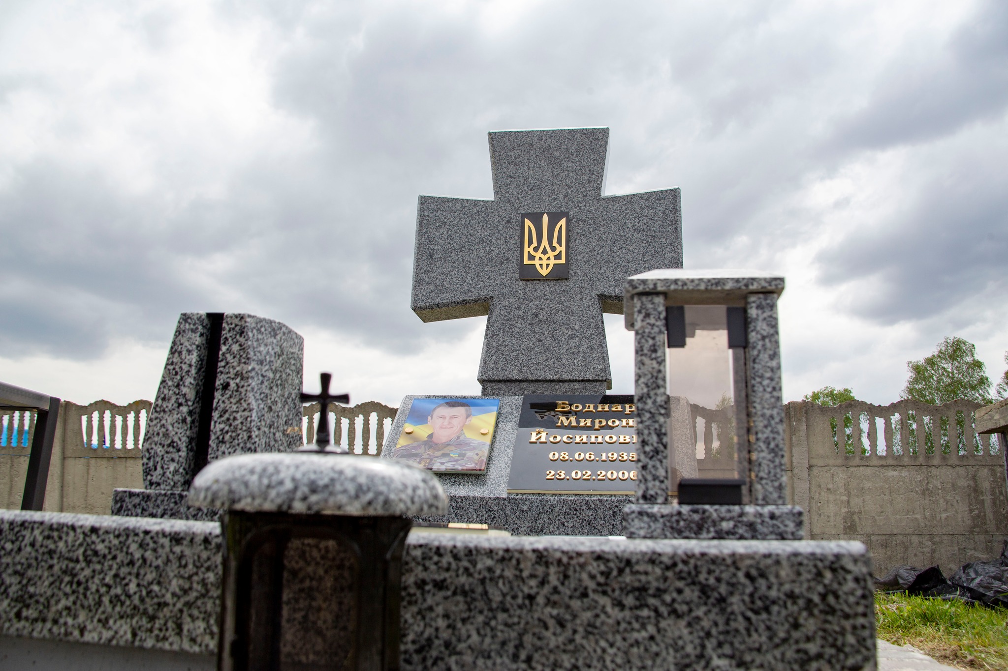 Мерія Франківська надаватиме 60 000 гривень на памʼятники загиблим захисникам