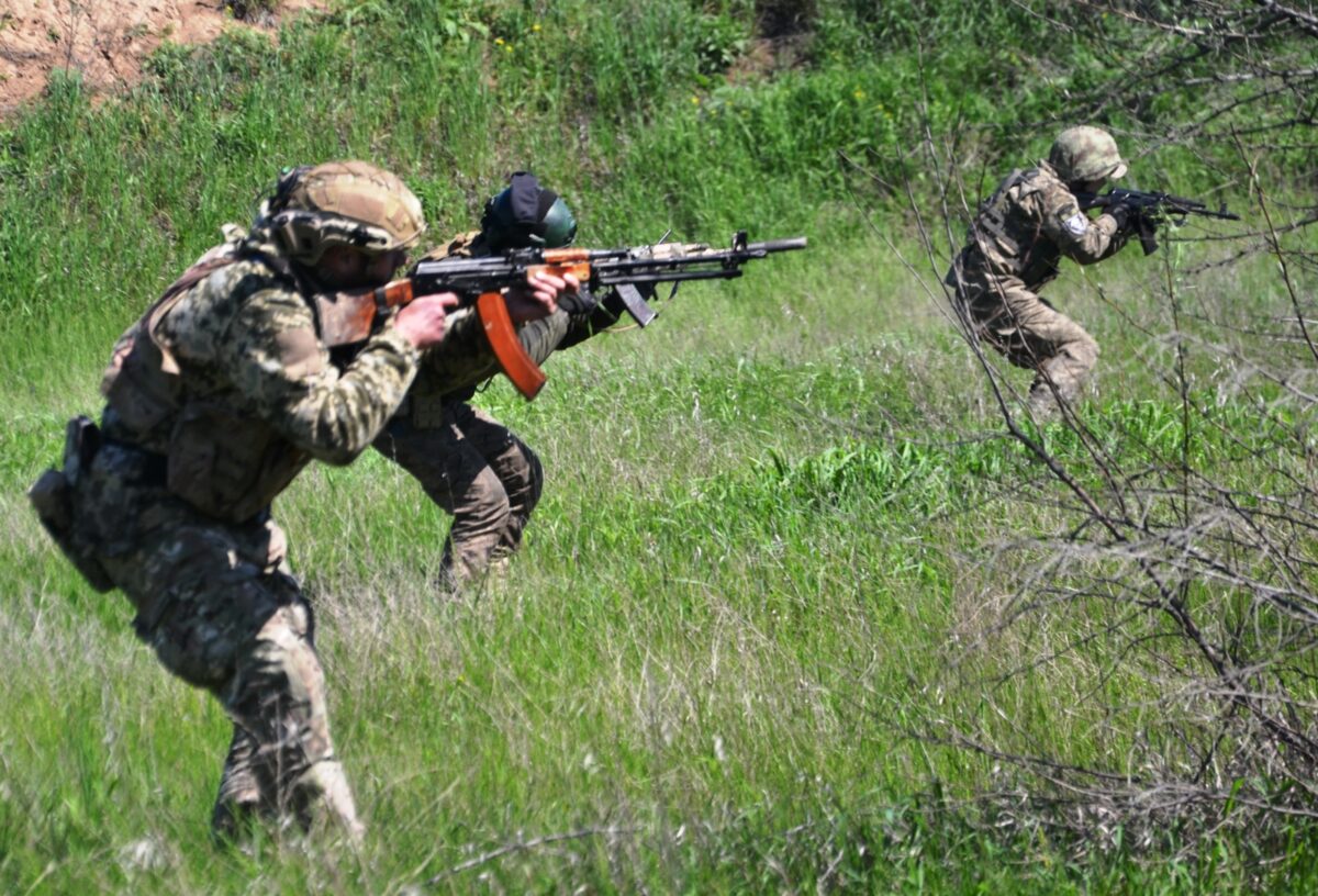 Прикарпатські тероборонівці відпрацьовують штурмові дії за стандартами НАТО (ФОТО)