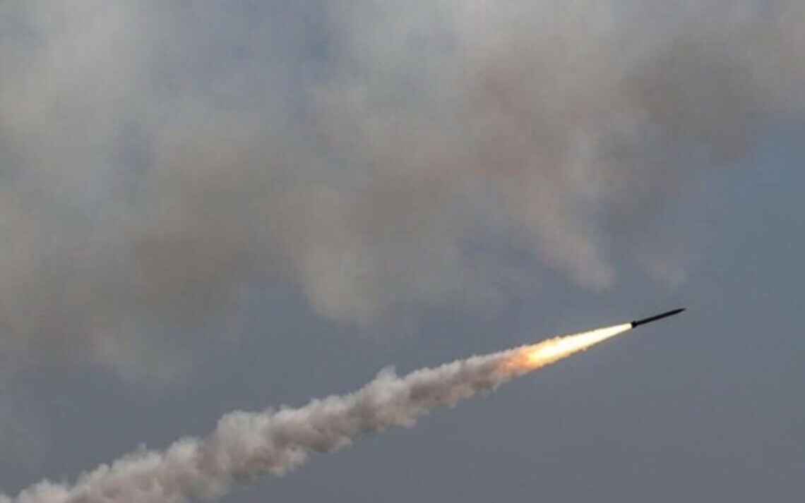 Ворог вночі атакував Київ 15 ракетами і 18 “Шахедами” – штаб