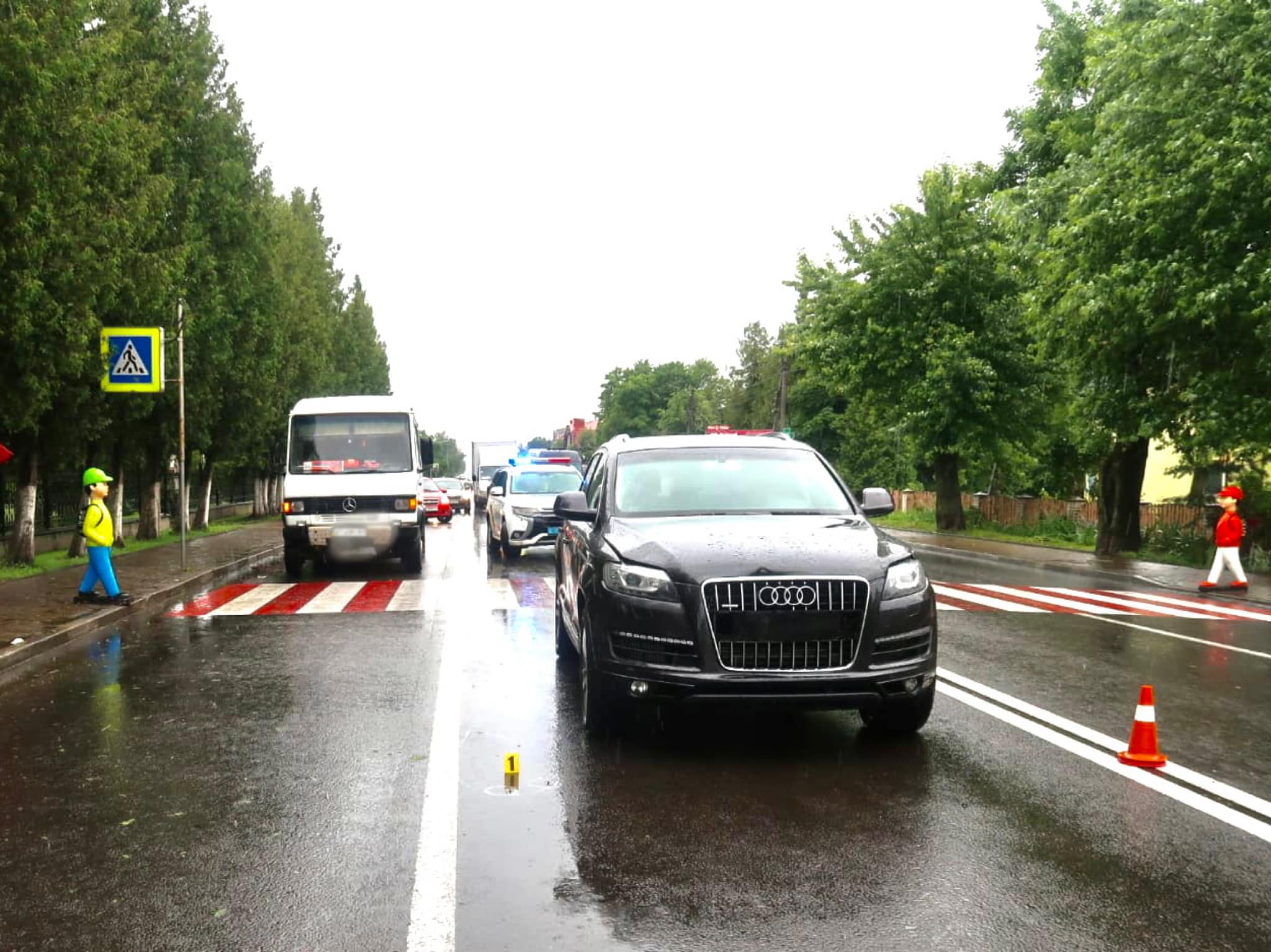 На Калущині під колеса авто на переході потрапила дитина (ФОТО)