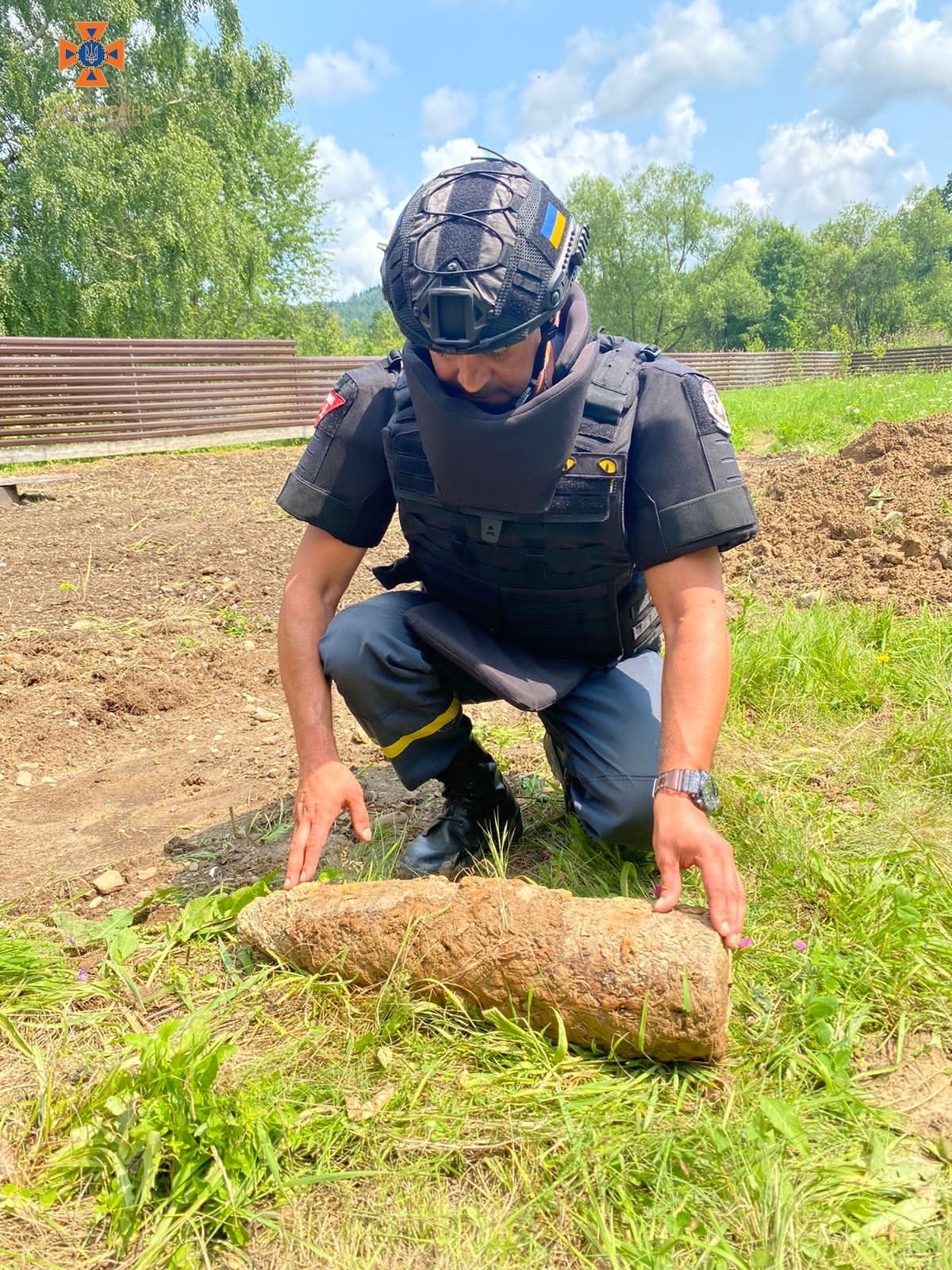 На Калущині рятувальники знищили снаряд часів ІІ Світової війни (ФОТО)