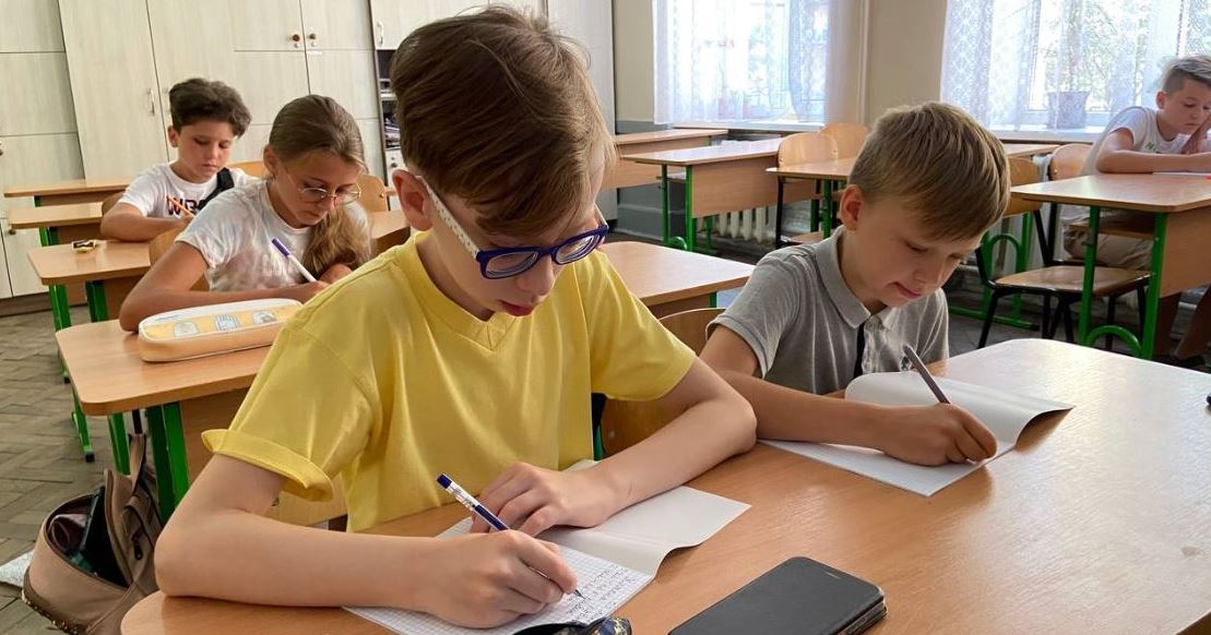 У Франківську дітей-переселенців запрошують надолужити шкільний матеріал (ФОТО)