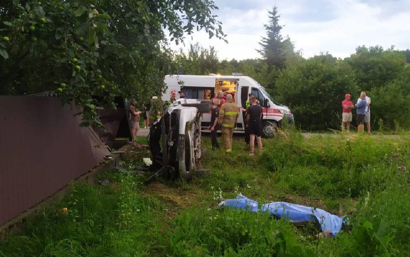 Смертельна ДТП на Коломийщині: водій помер на місці (ФОТО)
