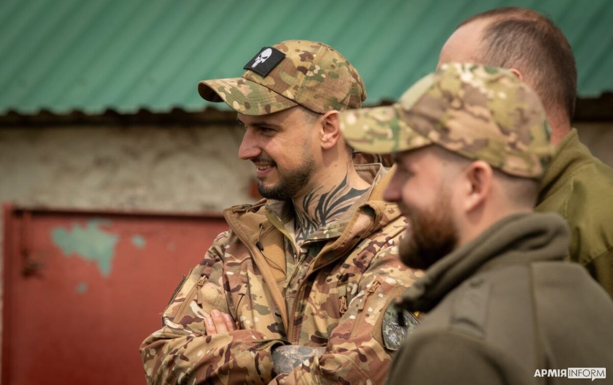 "Череп" та "Монах": як двоє друзів з прикарпатської 102-ї бригади нищать окупантів на фронті