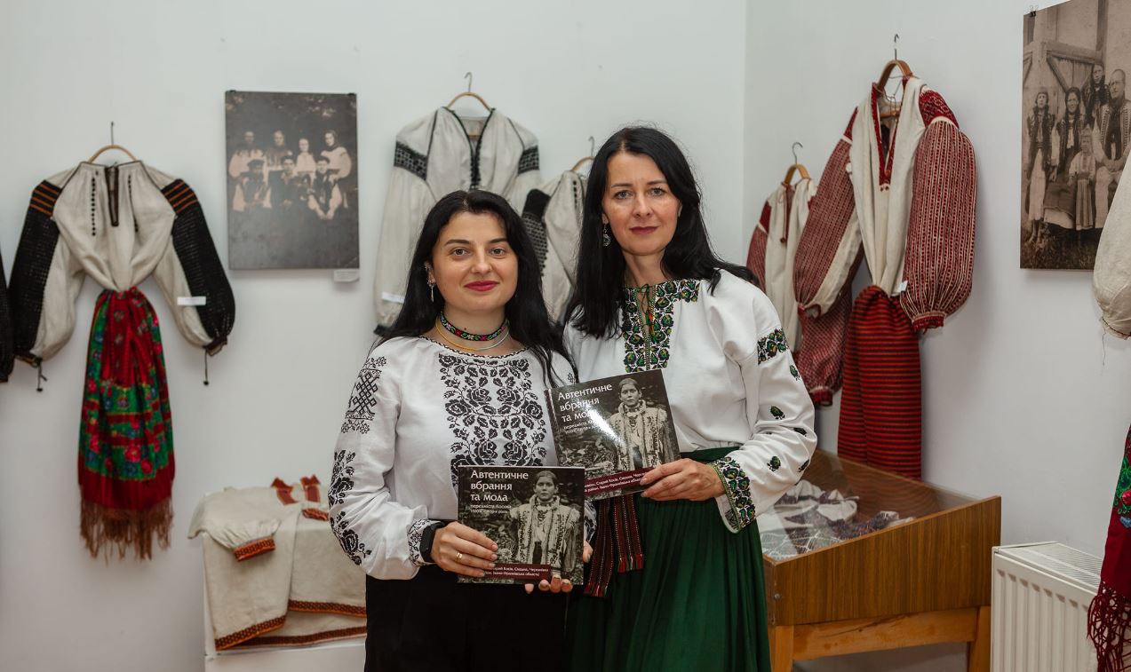 У Косівському музеї презентували книгу про автентичний одяг (ФОТО)