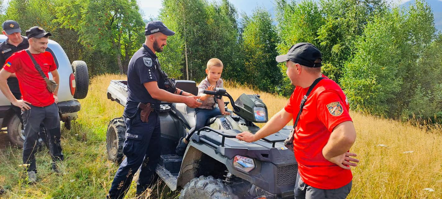 У лісі в Верховині знайшли заблукалу п’ятирічну дитину (ФОТО)