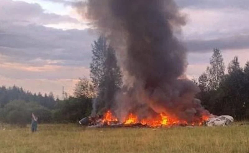 У росії впав літак Пригожина: ймовірно він загинув (ФОТО, ДОПОВНЕНО)