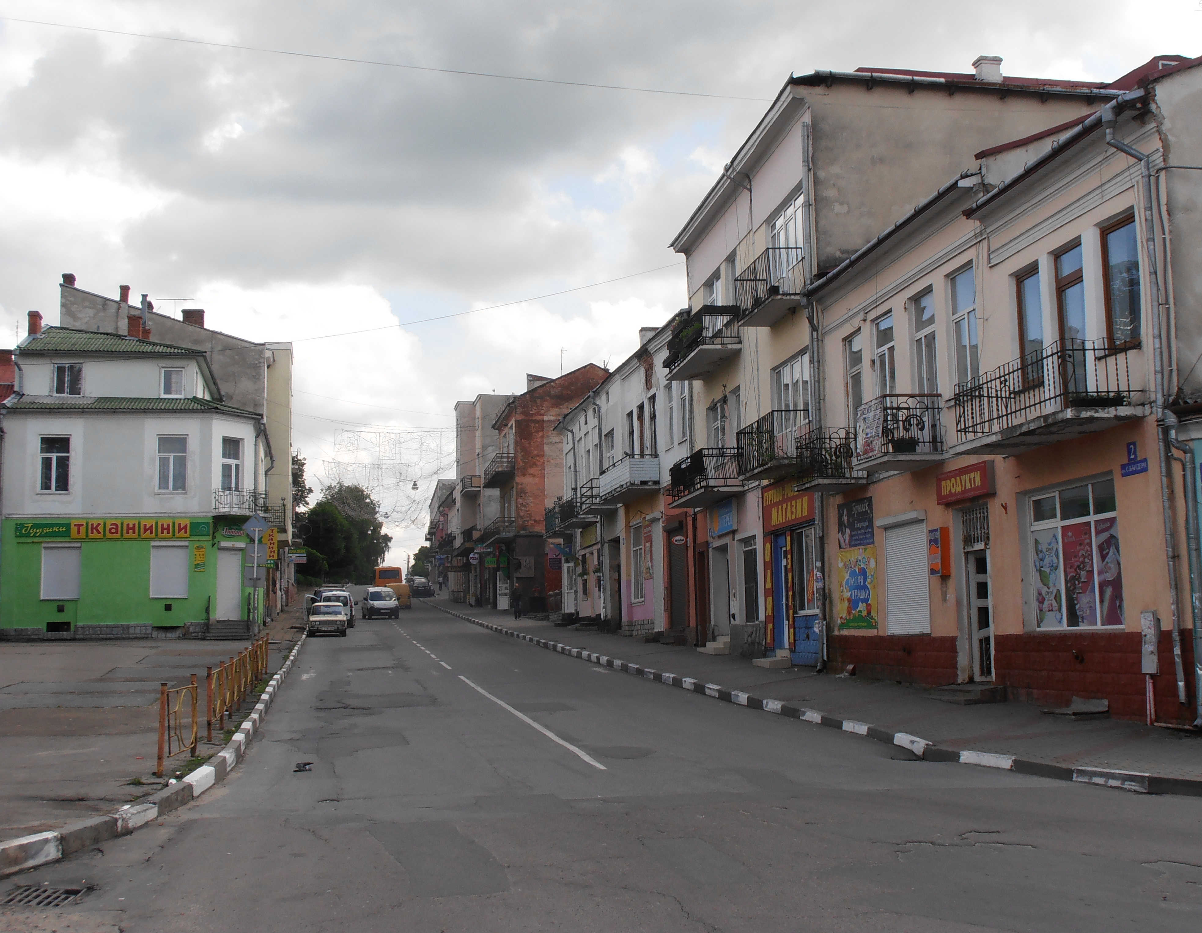 Кілька вулиць у центрі Калуша зробили односторонніми, аби збільшити кількість паркомісць (СХЕМА)