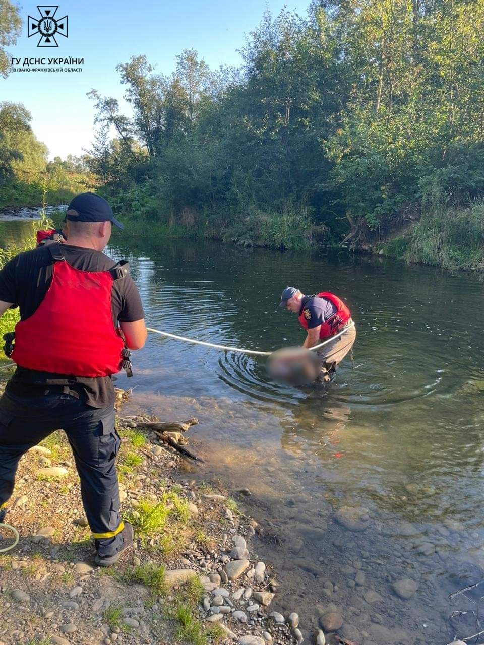 На Калущині з річки витягнули тіло чоловіка: від початку року у водоймах області знайшли 33 людини (ФОТОФАКТ)