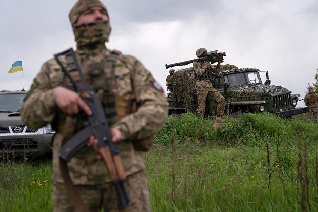 Прикарпатський шеф-кухар готує делікатеси бійцям на фронті (ВІДЕО)