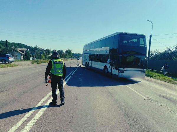 ДТП на Коломийщині: автобус наїхав на велосипедиста