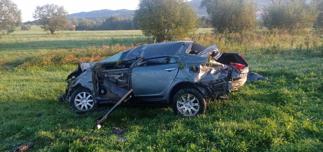 З’явилися подробиці смертельної ДТП на Косівщині: 20-річний водій загинув на місці (ФОТО)