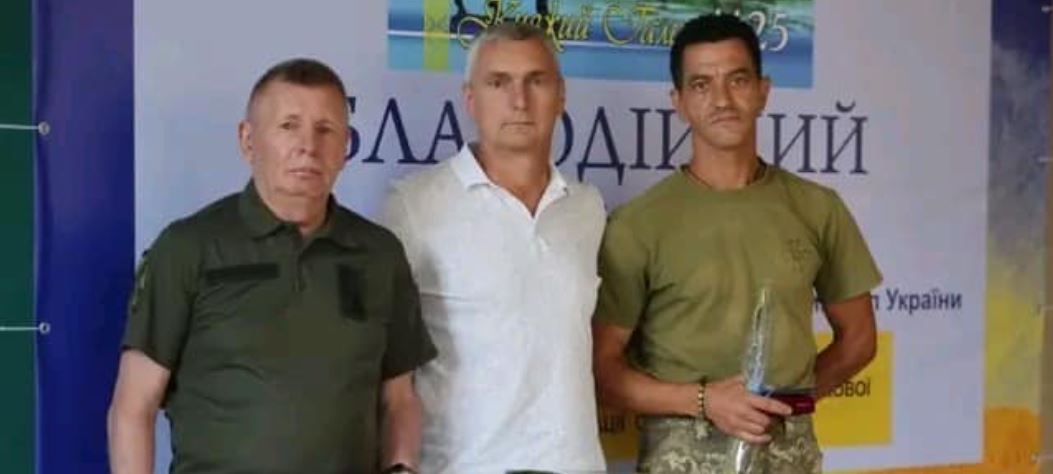Захисників з Калуша Віктора Чернегу та Івана Кудибіна нагородили відзнаками за заслуги перед Прикарпаттям