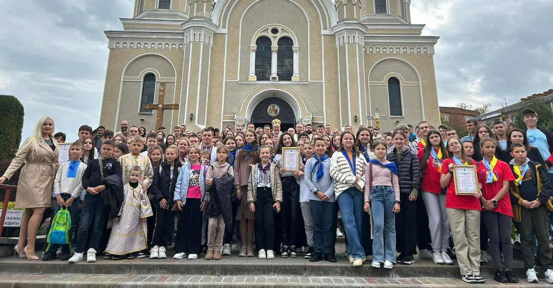 До Калуша завітала християнська молодь на зустріч з архієпископом та митрополитом Франківським
