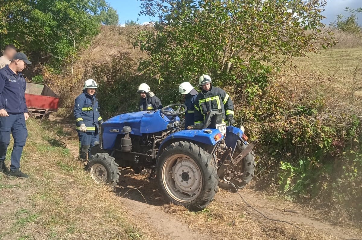 На Рогатинщині перекинувся трактор: водій загинув (ФОТОФАКТ)