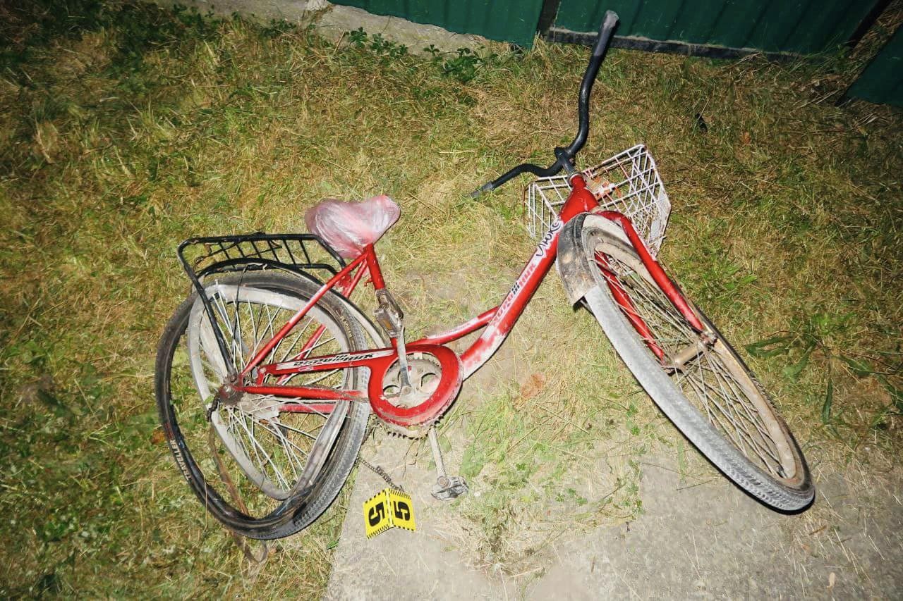 На Франківщині неповнолітній мотоцикліст збив велосипедистку (ФОТО)