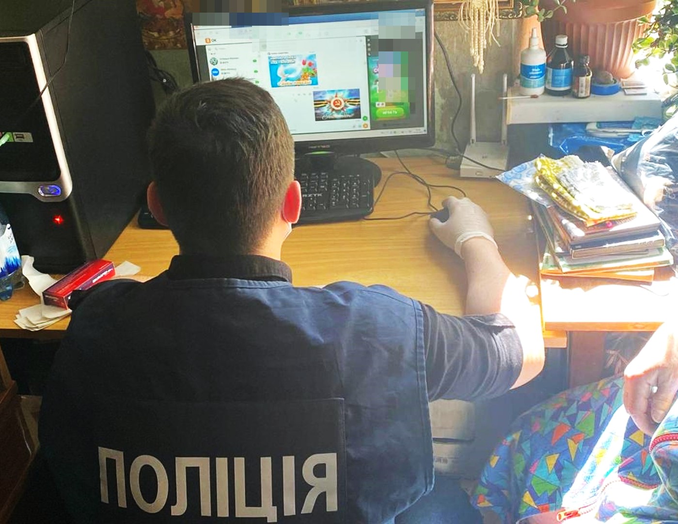 Кіберполіціянти викрили коломиянку, яка розповсюджувала російську пропаганду (ФОТО)