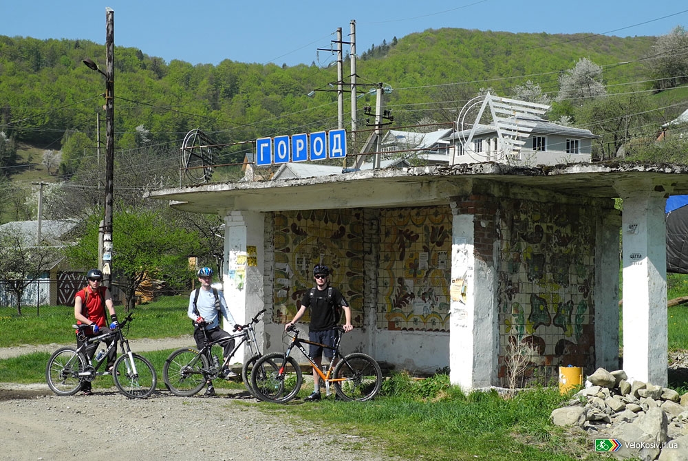 На Косівщині сільську зупинку відремонтують за пів мільйона