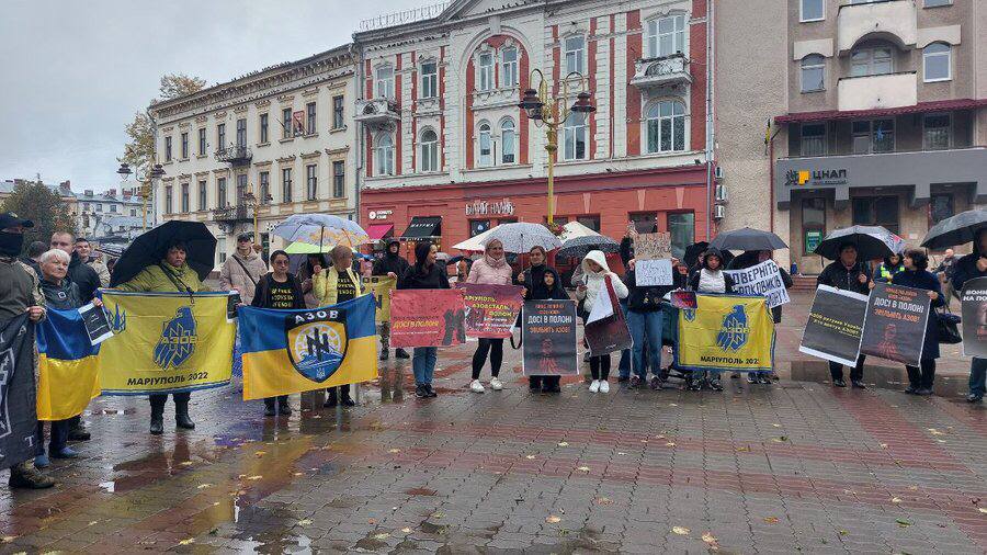 В Івано-Франківську нагадали, аби українці не забували про полонених Захисників Маріуполя (ФОТО)