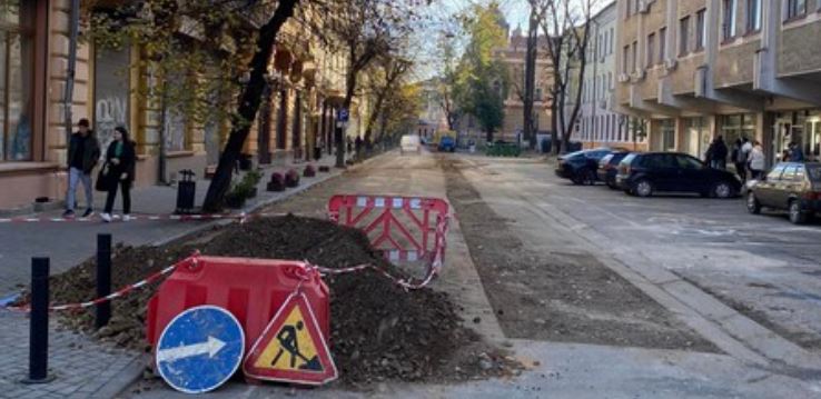 “Буде автомітинг”: соцмережі відреагували на ідею мерії зробити вулицю Грушевського пішохідною
