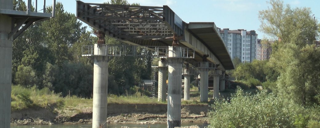 ПБС хоче побудувати дорогу до моста-довгобуда у Пасічну за майже 55 млн грн