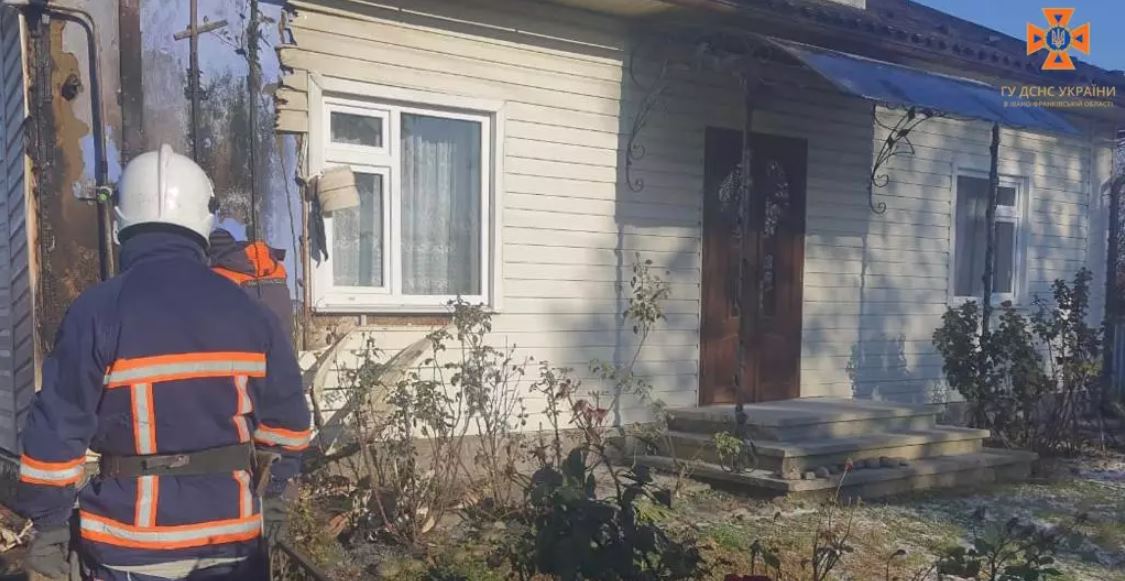 Пожежа на Коломийщині: загорілась газова труба в житловому будинку