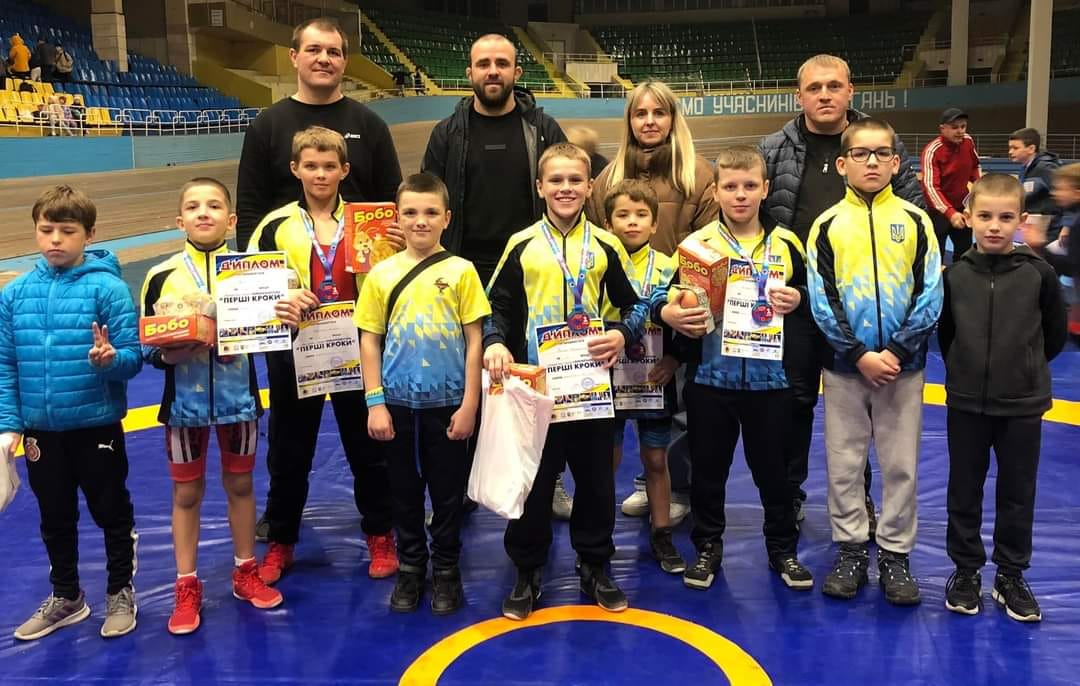 На турнірі з вільної боротьби юні калушани здобули 13 медалей (ФОТО)