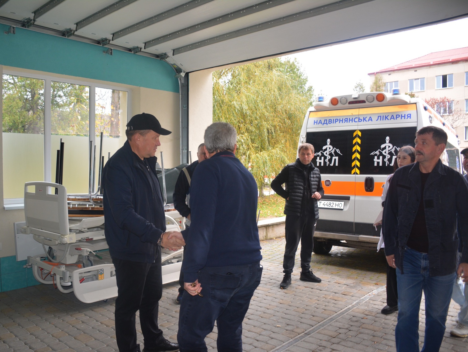 Надвірнянська лікарня отримала гуманітарну допомогу з Бельгії (ФОТО)