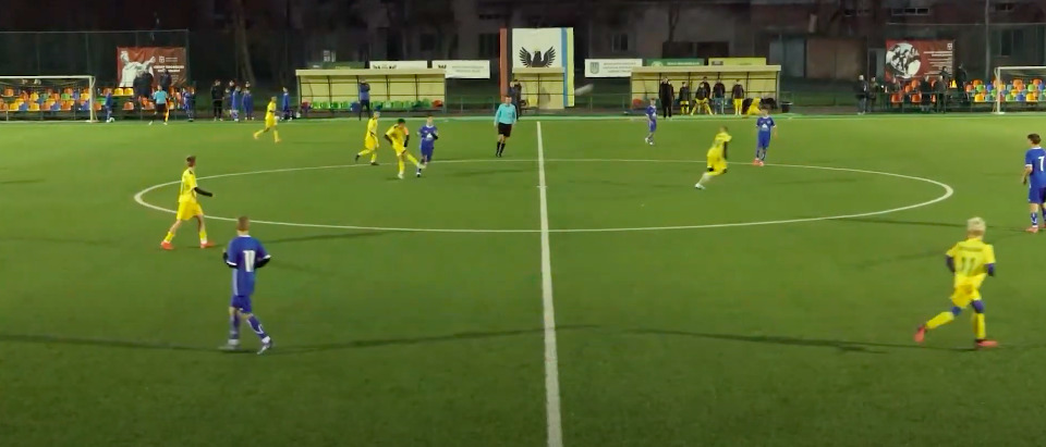 13-річний прикарпатський футболіст забив гол зі середини поля (ВІДЕО)
