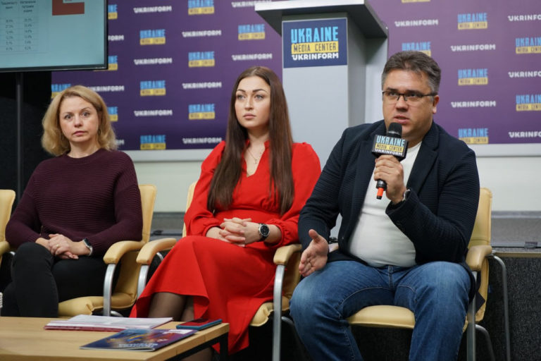 Майже кожен другий ветеран вважає, що суспільство не поважає таких, як він: опитування