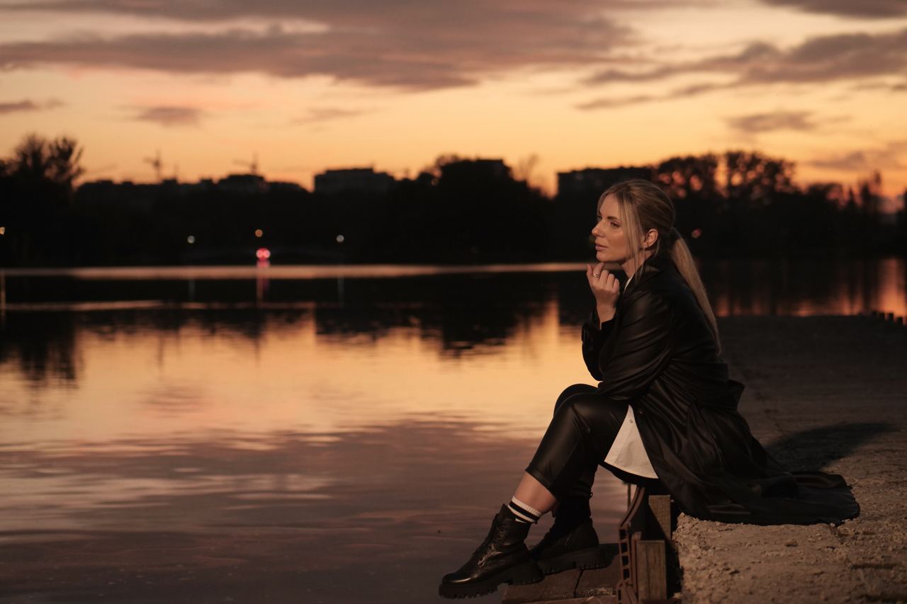 Кохання здатне подолати будь-яку темряву: Крістіна Присяжнюк випустила нову пісню «Нічого не минуло», натхненну силою почуттів кожної українки (ВІДЕО)
