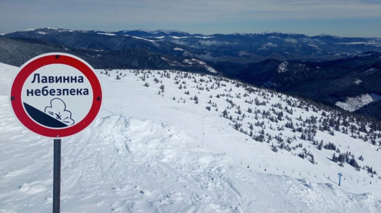 На Прикарпатті попереджають про снігові лавини у горах на вівторок та середу