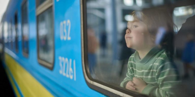 Укрзалізниця планує перевезти до Карпат близько 25 тисяч дітей у пік зимового сезону