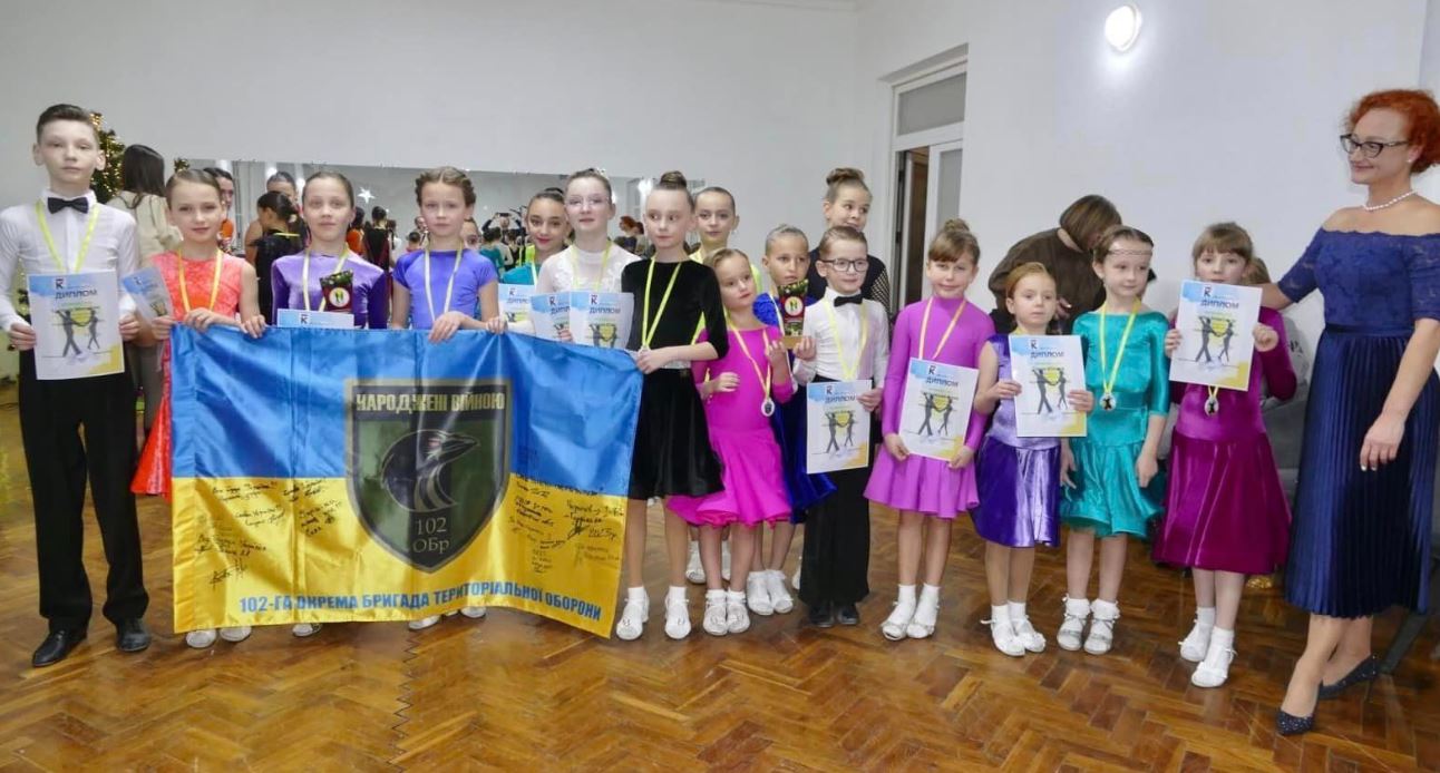 У Калуші діти на танцювальному турнірі збирали кошти для ЗСУ (ФОТО)