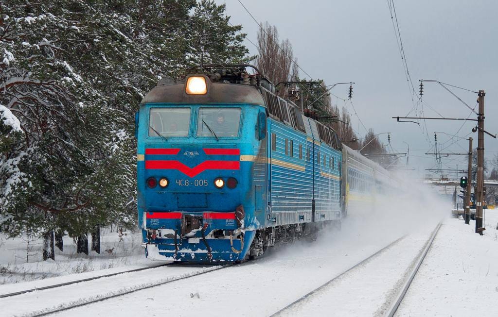 Укрзалізниця запустила продаж квитків на три нові потяги до Карпат (ПЕРЕЛІК)