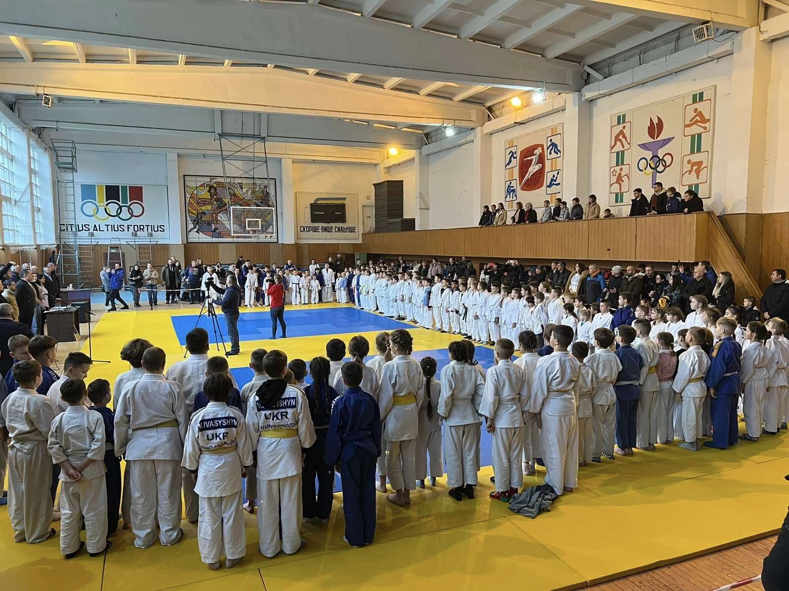 Юні яремчани здобули 10 медалей та кубок на турнірі з дзюдо (ФОТО)