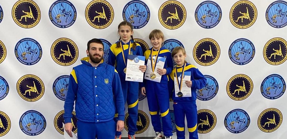 Юні прикарпатці здобули перше місце на чемпіонаті України з вільної боротьби