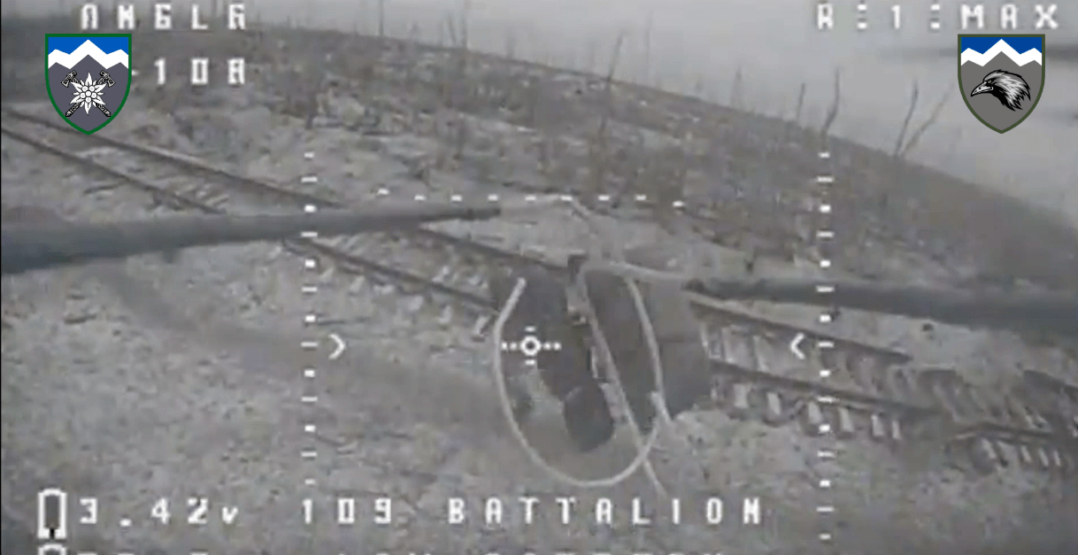 Бійці франківського батальйону “десятки” показали, як окупанти тікають від їхніх дронів (ВІДЕО)