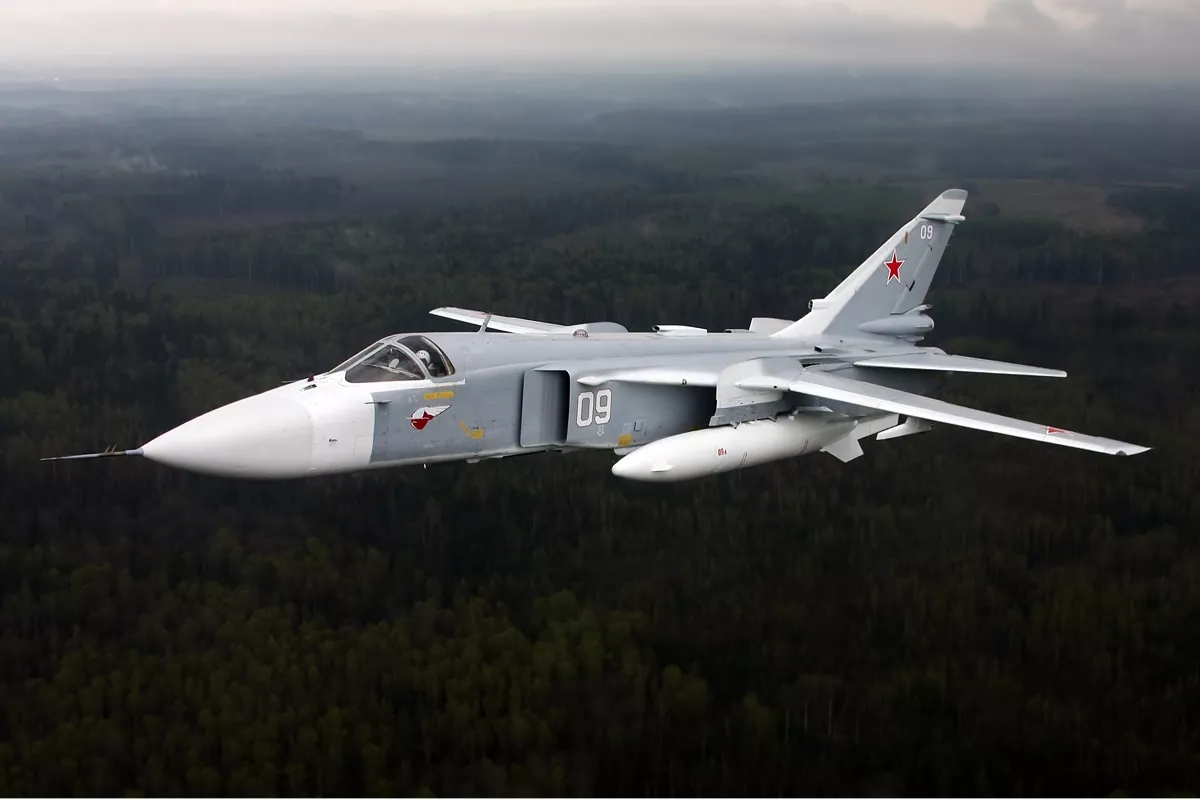 Українські військові знищили російський Су-24 в районі острова Зміїний