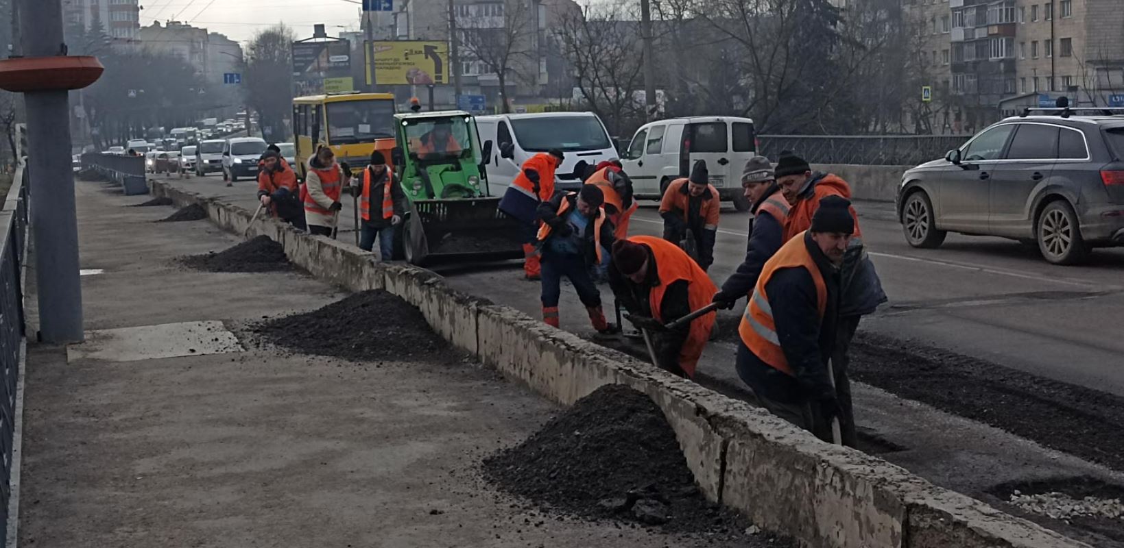 Близько 70% доріг у Франківську потребують ремонту, — Бурко