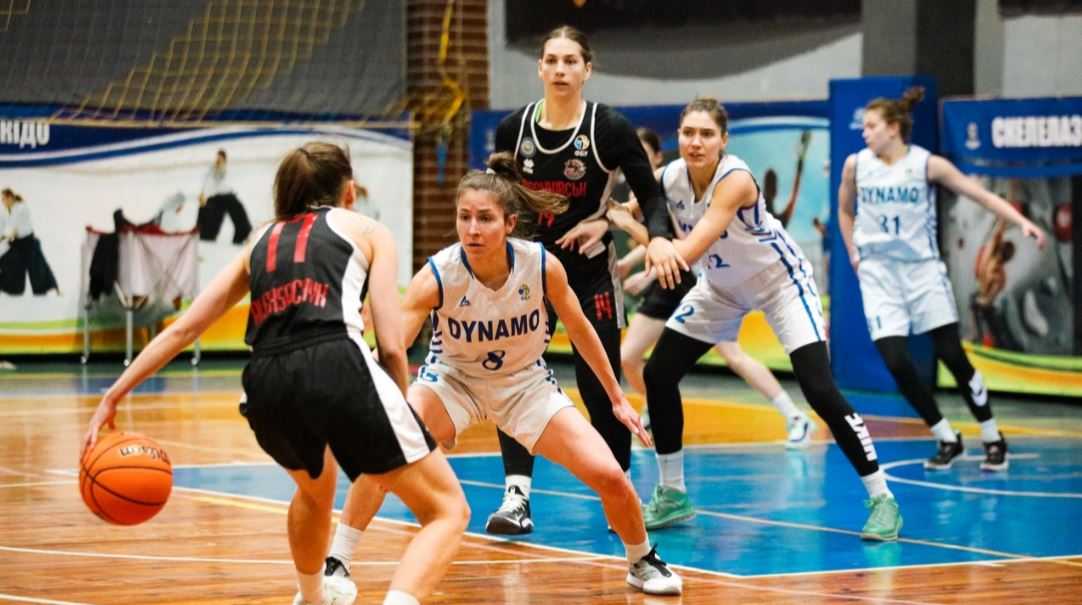 Прикарпатські баскетболістки вдруге перемогли “Динамо” у Києві
