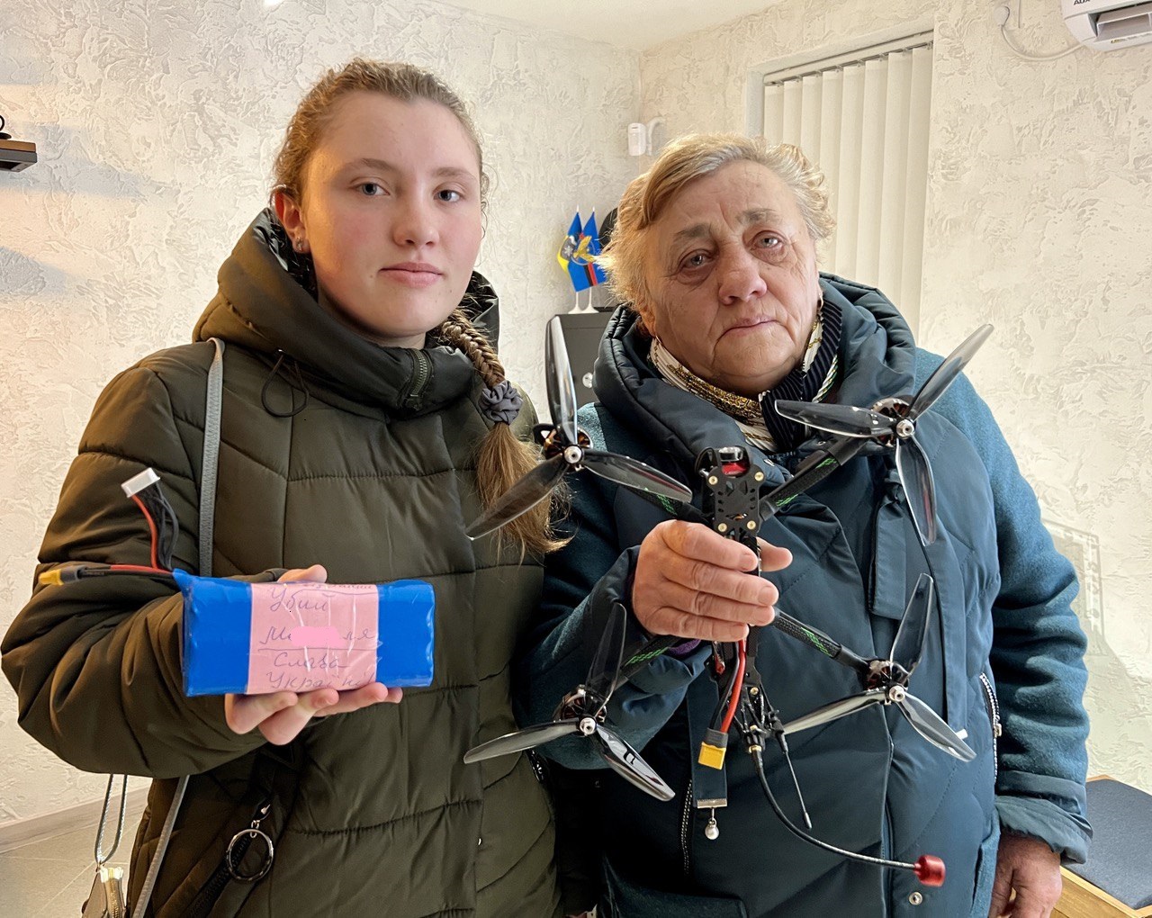 “Вбий моск@ля”: жінка з Коломийщини купила дрон для ЗСУ та залишила на ньому побажання (ФОТОФАКТ)