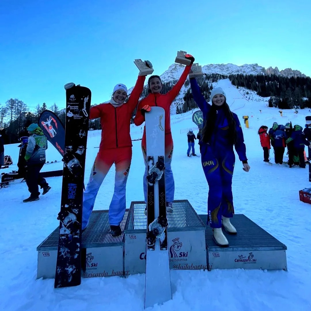 Прикарпатка Елеонора Павлюк виборола “бронзу” на змаганнях зі сноубордингу в Італії (ФОТО)